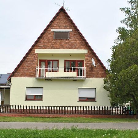 Zita Üdülőház Apartamento Balatonboglár Exterior foto